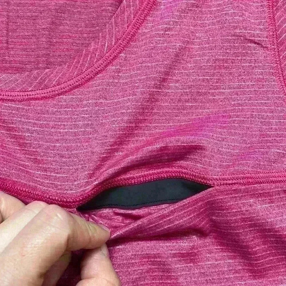 Lululemon Run Away Tee size 6 - like new - Picture 6 of 8